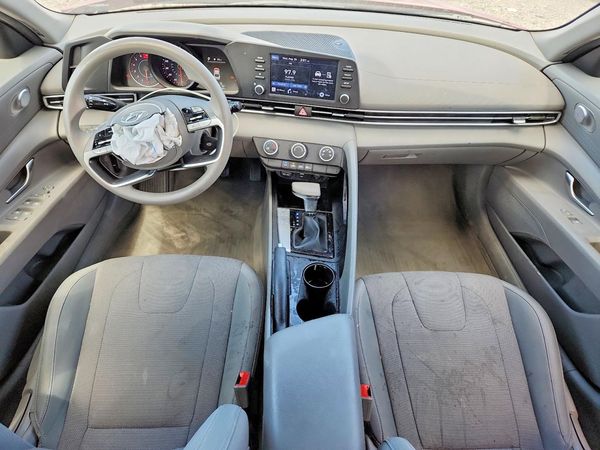 2022 HYUNDAI ELANTRA SE