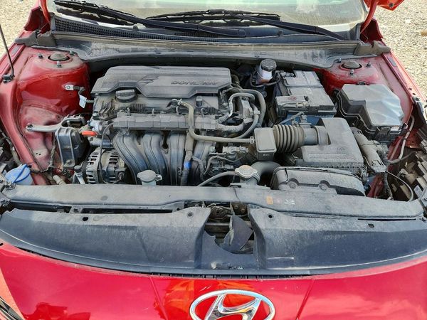 2022 HYUNDAI ELANTRA SE
