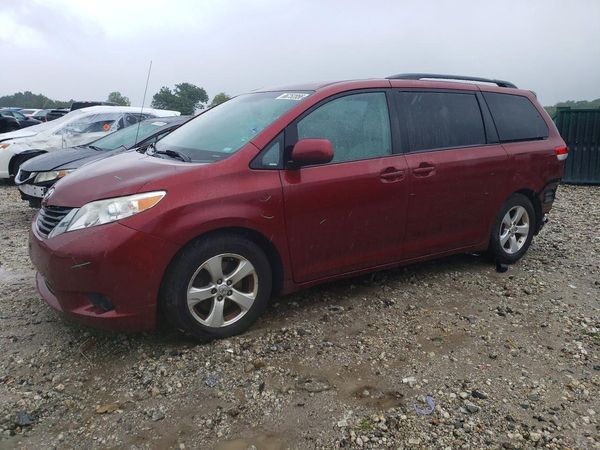 2013 TOYOTA SIENNA