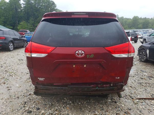 2013 TOYOTA SIENNA