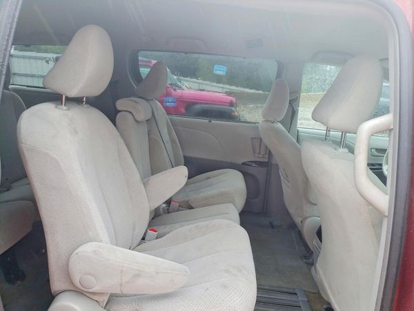 2013 TOYOTA SIENNA