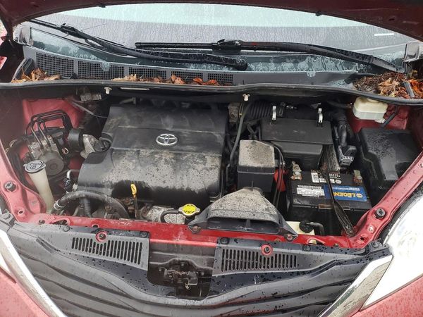 2013 TOYOTA SIENNA