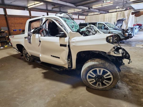2020 TOYOTA TUNDRA SR5 Grade — Passenger 3/4