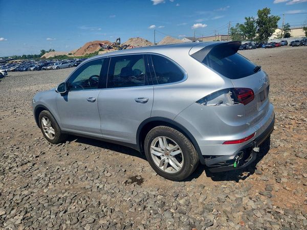2016 PORSCHE CAYENNE