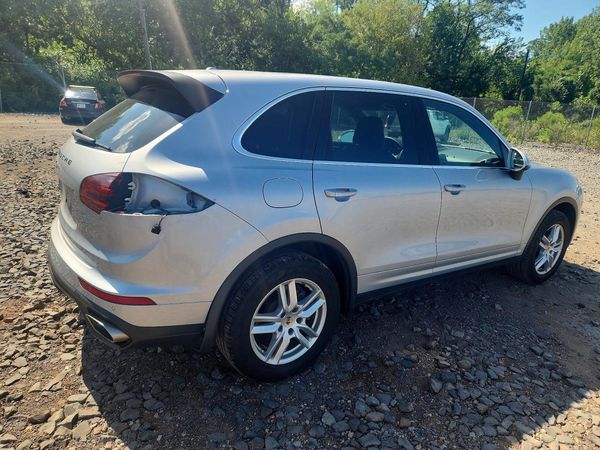 2016 PORSCHE CAYENNE