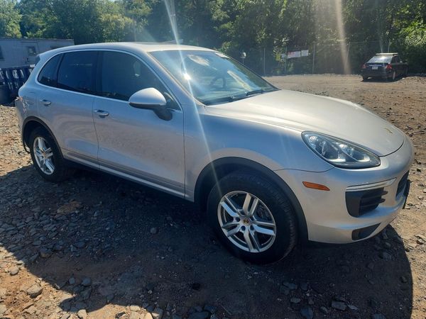 2016 PORSCHE CAYENNE