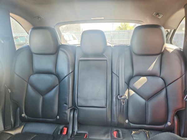 2016 PORSCHE CAYENNE