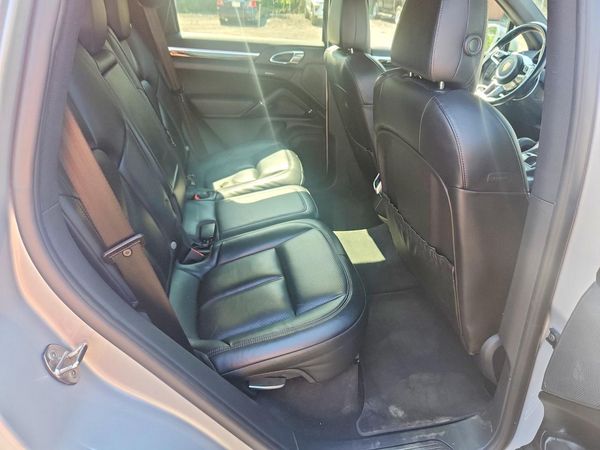 2016 PORSCHE CAYENNE