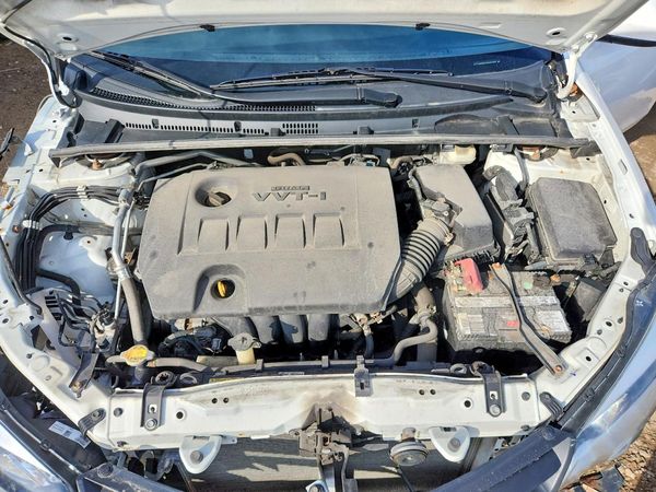 2016 TOYOTA COROLLA L/LE — Engine bay