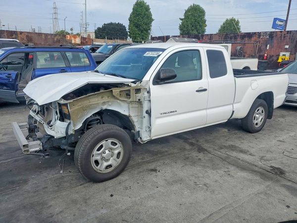 2015 TOYOTA TACOMA Delux Grade