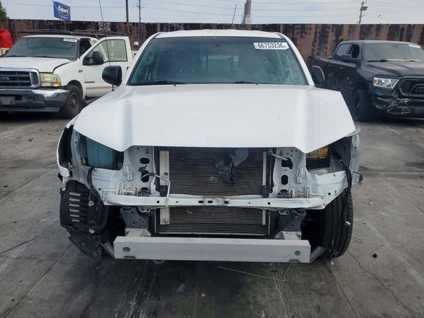 2015 TOYOTA TACOMA Delux Grade