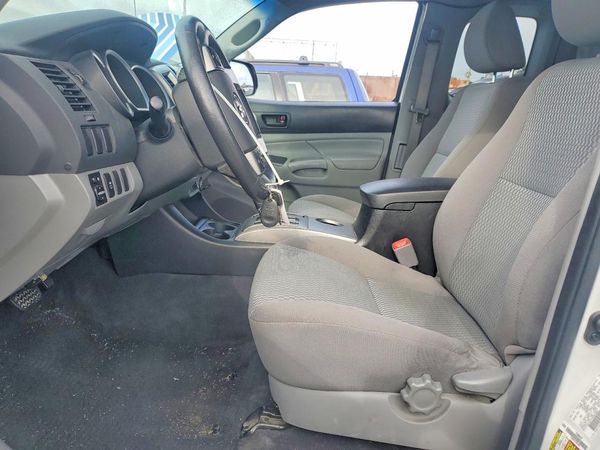 2015 TOYOTA TACOMA Delux Grade