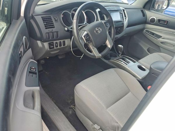 2015 TOYOTA TACOMA Delux Grade