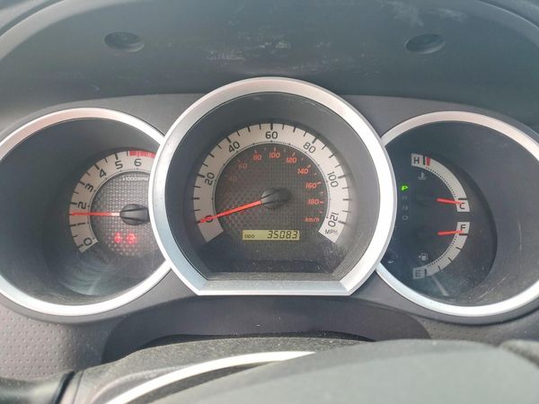 2015 TOYOTA TACOMA Delux Grade