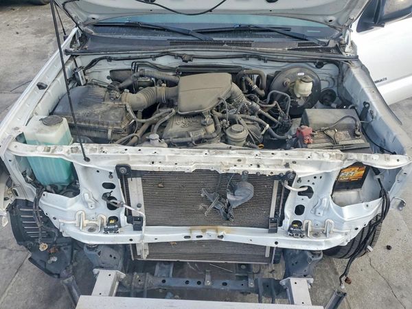 2015 TOYOTA TACOMA Delux Grade