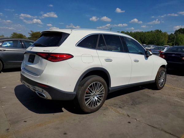 2023 MERCEDES-BENZ GLC