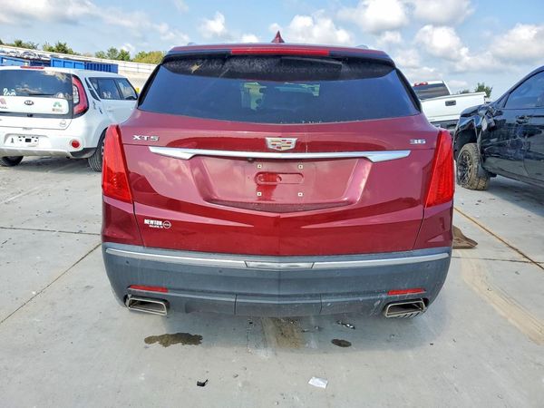 2017 CADILLAC XT5