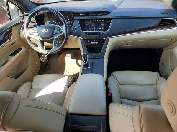2017 CADILLAC XT5