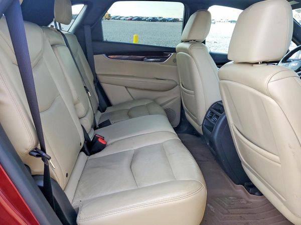2017 CADILLAC XT5