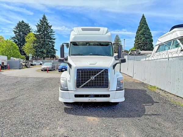 2013 VOLVO VN