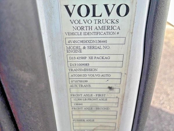 2013 VOLVO VN