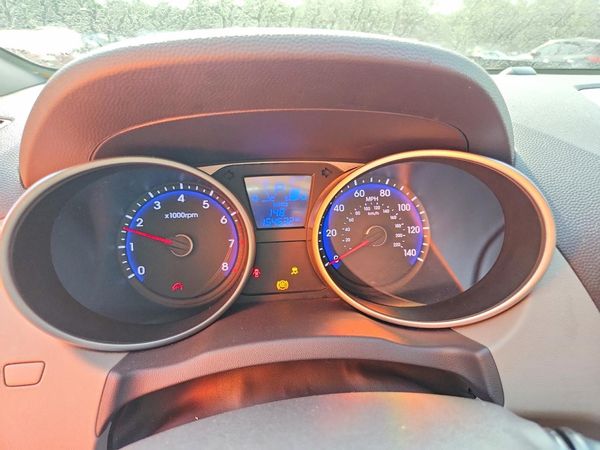 2014 HYUNDAI TUCSON GLS (Middle Level)