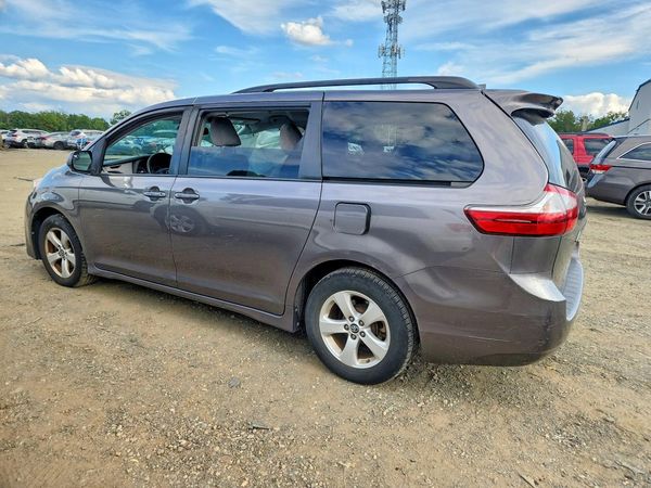 2018 TOYOTA SIENNA