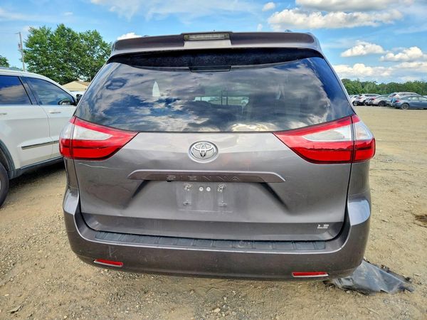 2018 TOYOTA SIENNA