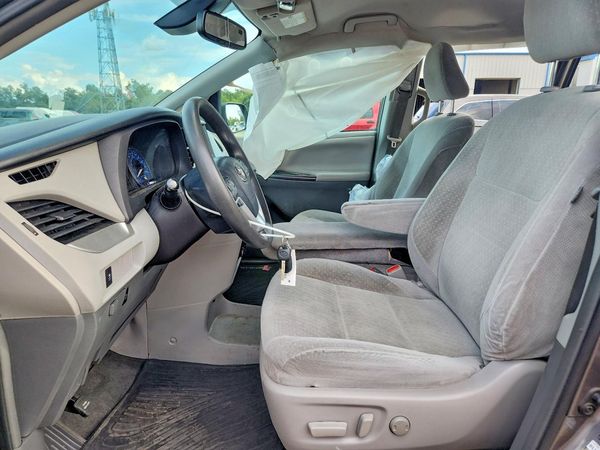 2018 TOYOTA SIENNA