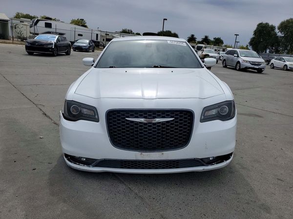 2018 CHRYSLER 300