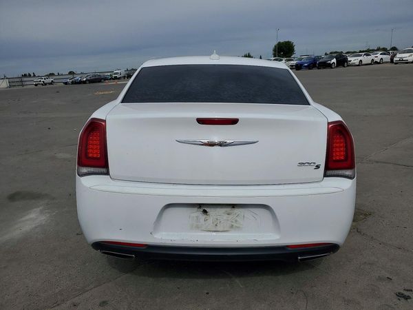 2018 CHRYSLER 300