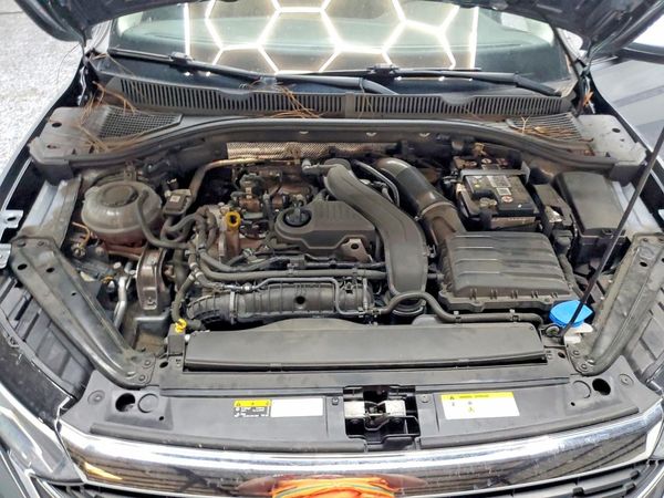 2024 VOLKSWAGEN JETTA SE, SE (AQ301 Trans) — Engine bay