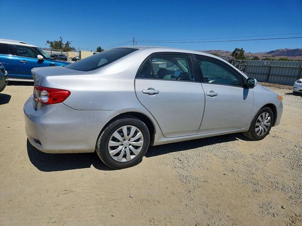 2013 TOYOTA COROLLA