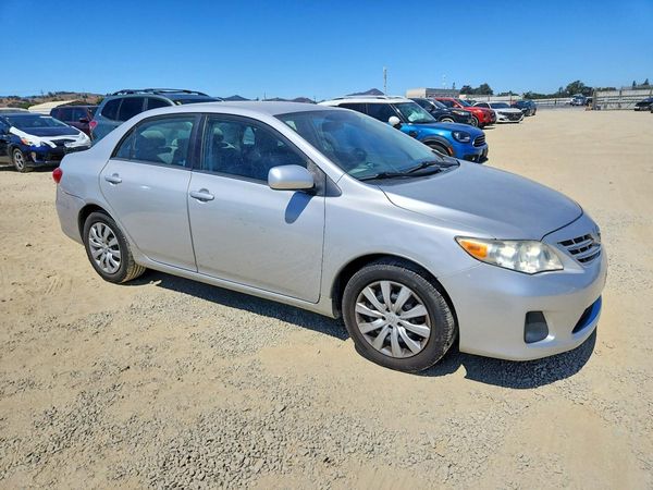 2013 TOYOTA COROLLA