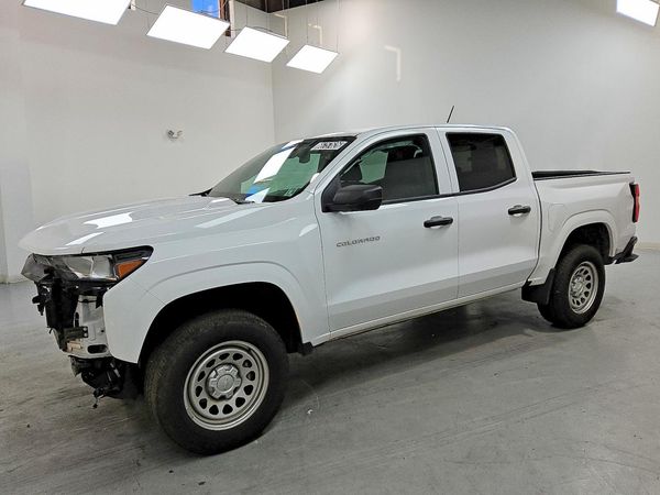 2025 CHEVROLET COLORADO Work Truck — Front 3/4