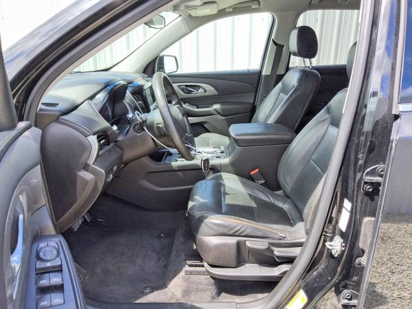 2018 CHEVROLET TRAVERSE LS — DENT