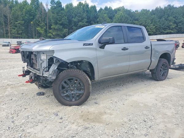 2025 CHEVROLET SILVERADO Trail Boss Custom — Front 3/4