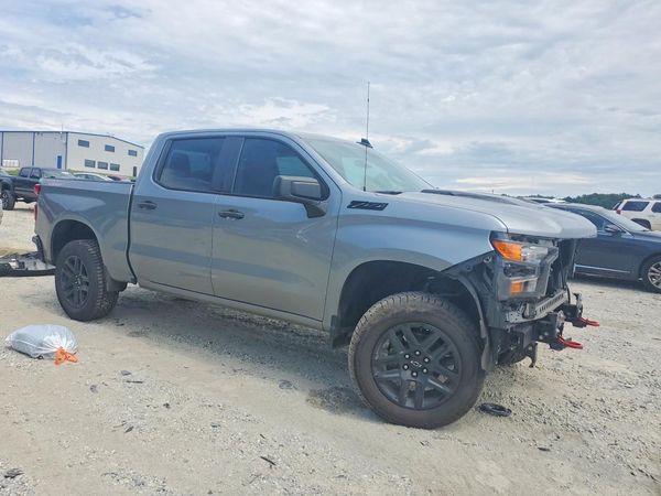 2025 CHEVROLET SILVERADO Trail Boss Custom — Passenger 3/4