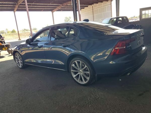 2021 VOLVO S60