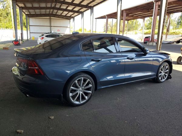 2021 VOLVO S60