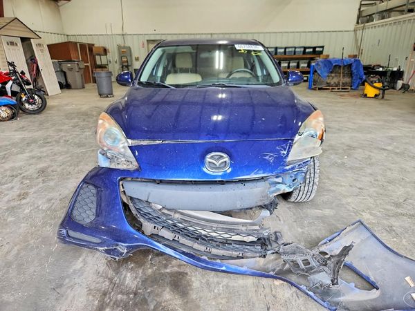 2013 MAZDA 3 Touring/GS
