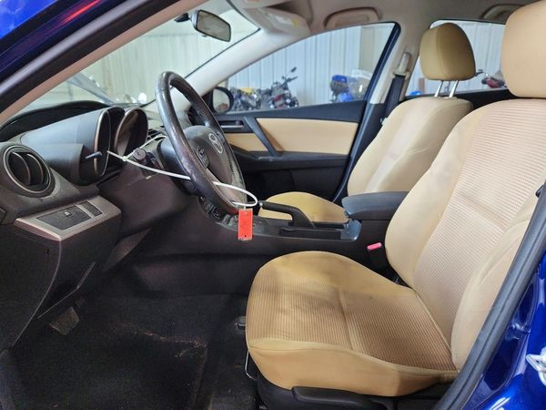 2013 MAZDA 3 Touring/GS