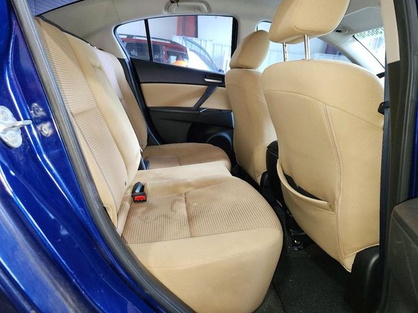 2013 MAZDA 3 Touring/GS