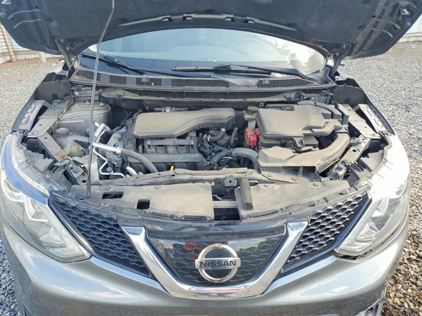 2019 NISSAN ROGUE — Engine bay