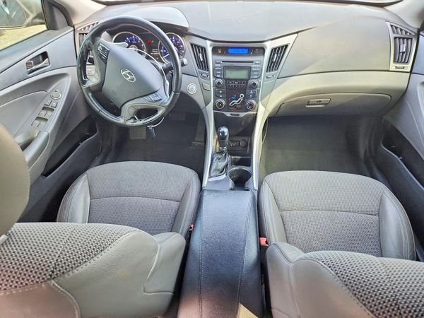 2013 HYUNDAI SONATA