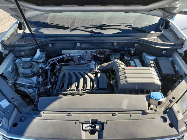 2019 VOLKSWAGEN ATLAS SE — Engine bay