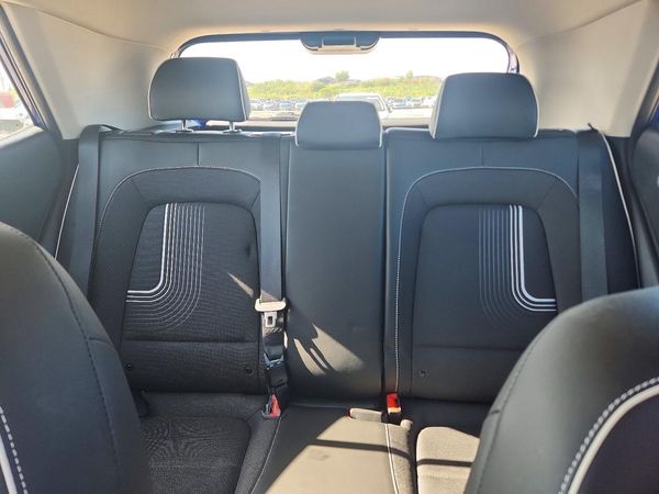 2023 HYUNDAI VENUE SEL, Limited