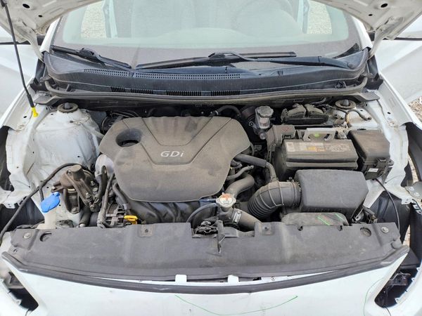 2016 HYUNDAI ACCENT — Engine bay