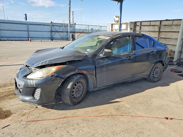 2013 MAZDA 3 SV/Base — Front 3/4