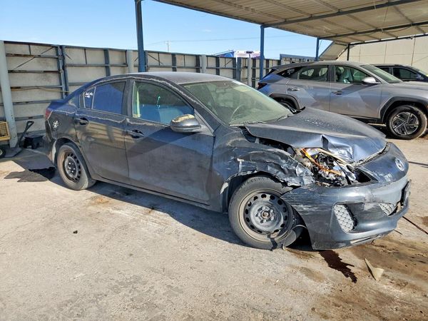 2013 MAZDA 3 SV/Base — Passenger 3/4